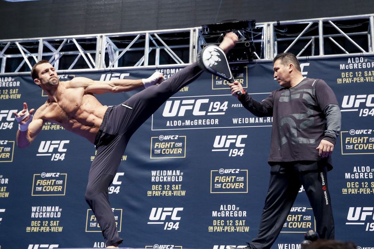 Luke Rockhold Reveals Plans To Move Up To 205, Calls Out Jon Jones