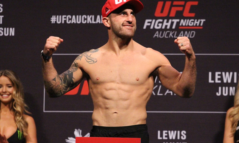 Alex Volkanovski Wants To Fight Max Holloway Before He Moves Up