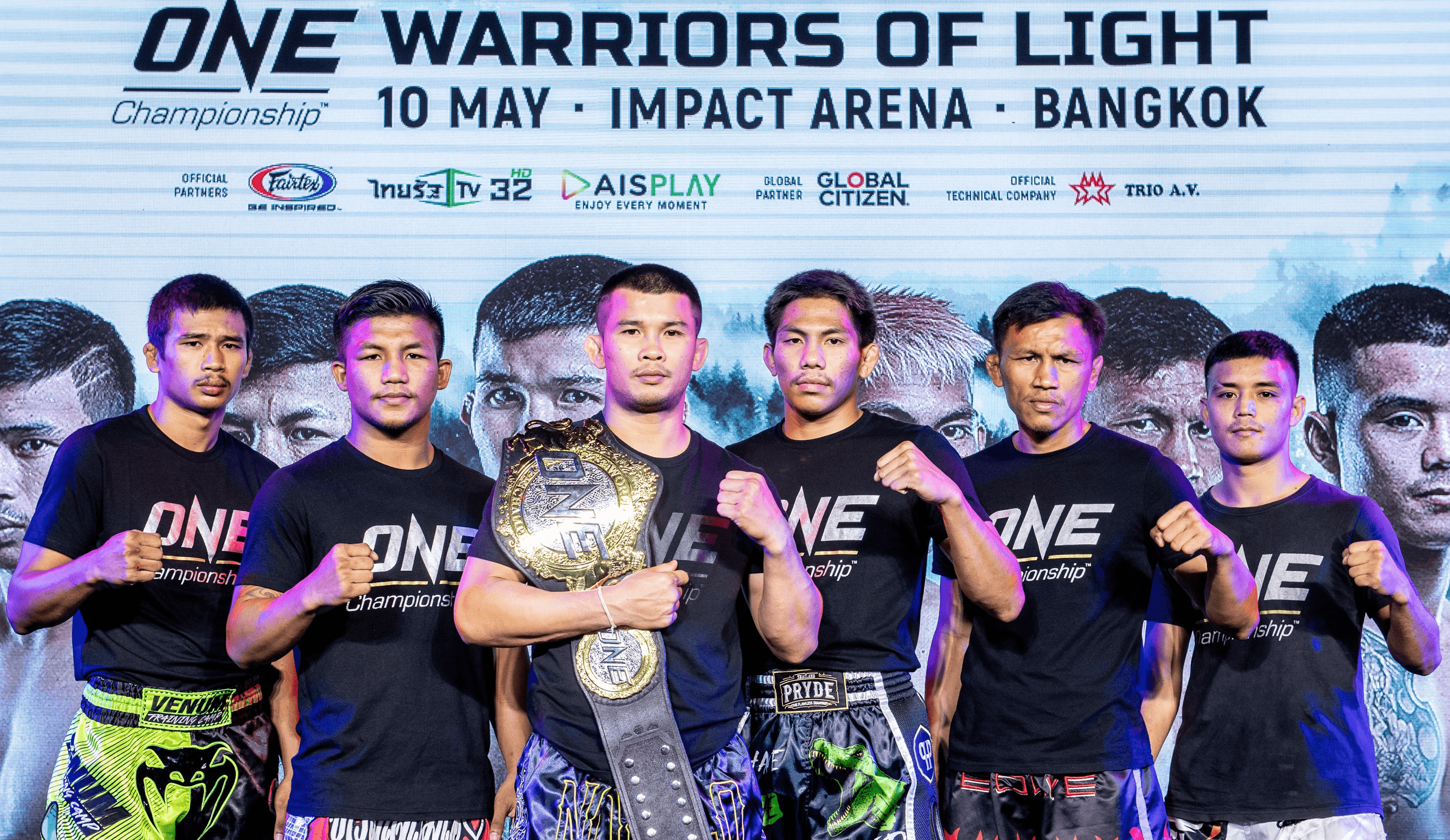 Muay Thai Superstars Take Part In ONE: Warriors Of Light Open Workout
